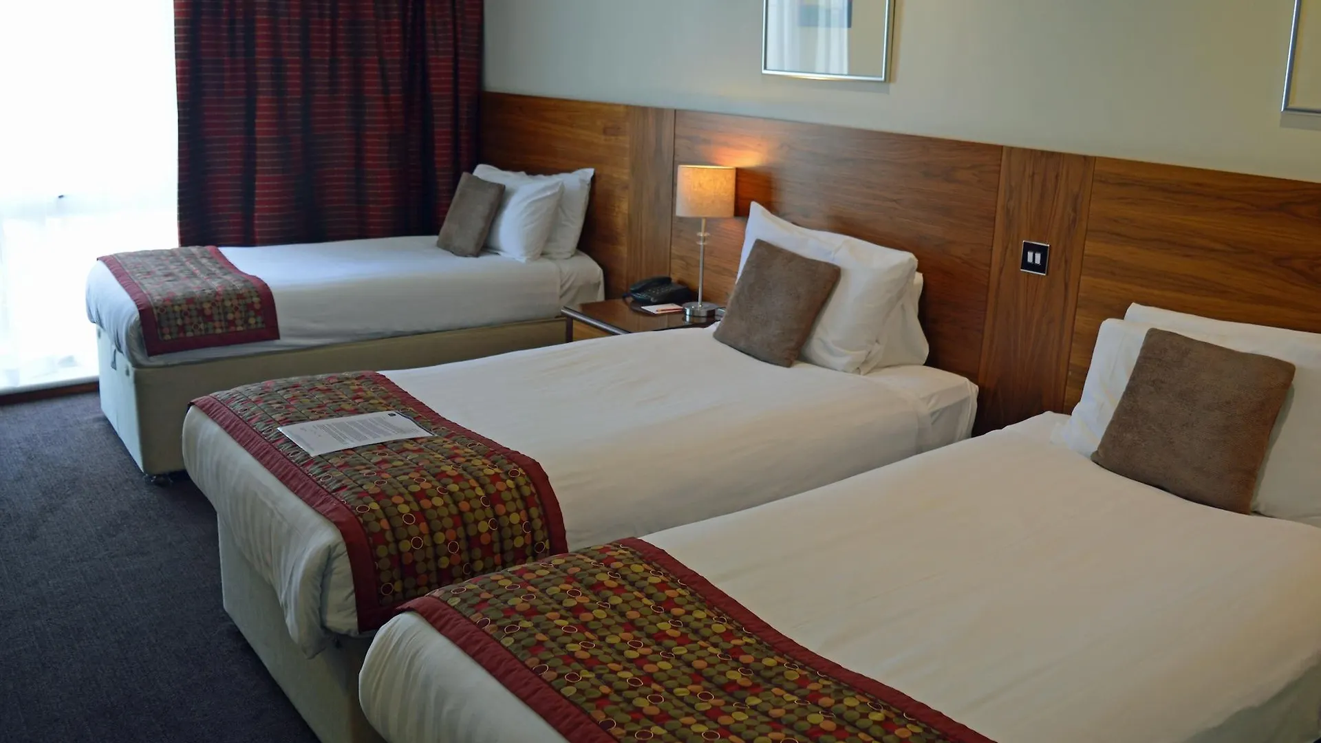אדינבורו Best Western Kings Manor מלון