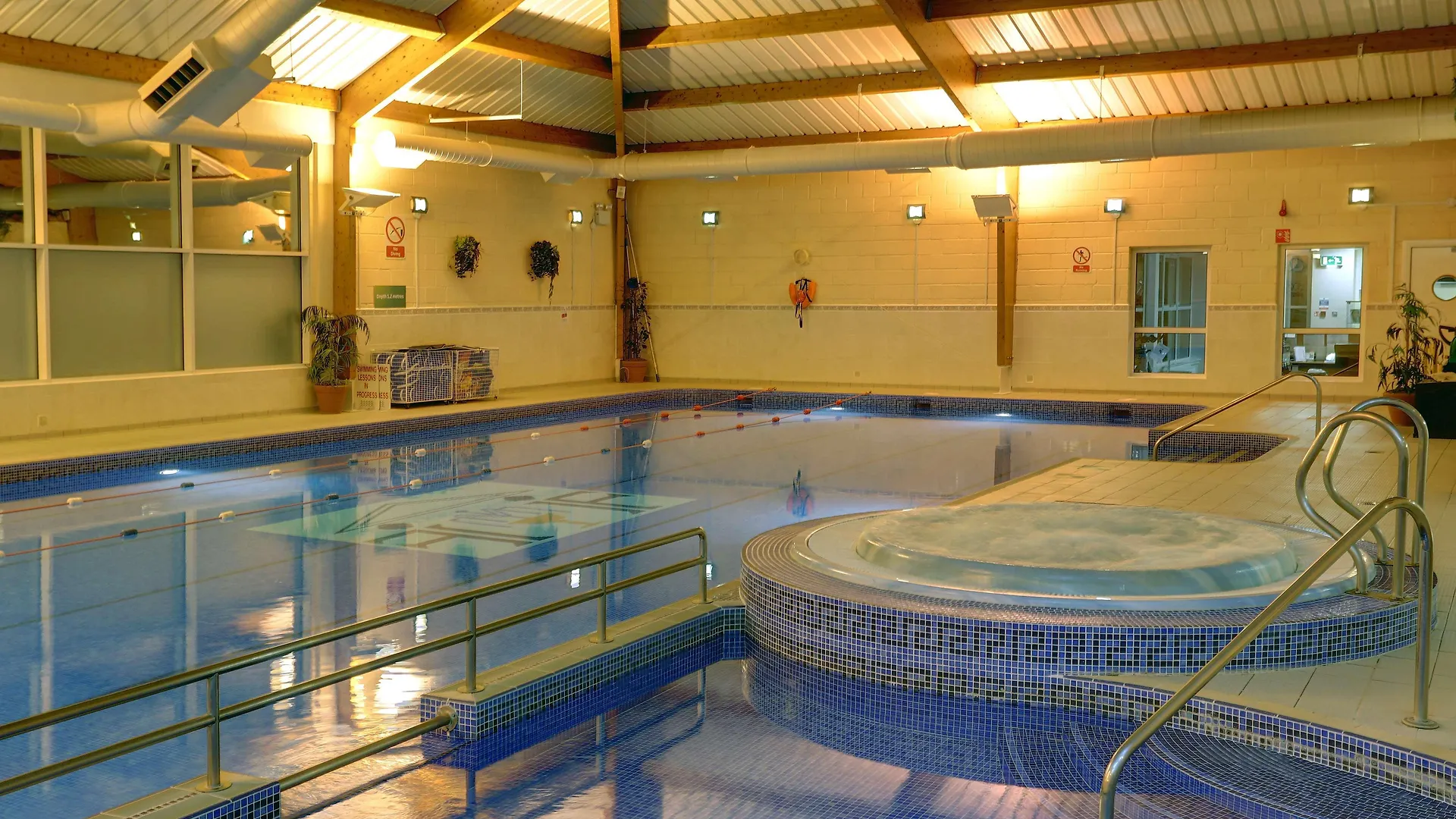 אדינבורו Best Western Kings Manor 3*,