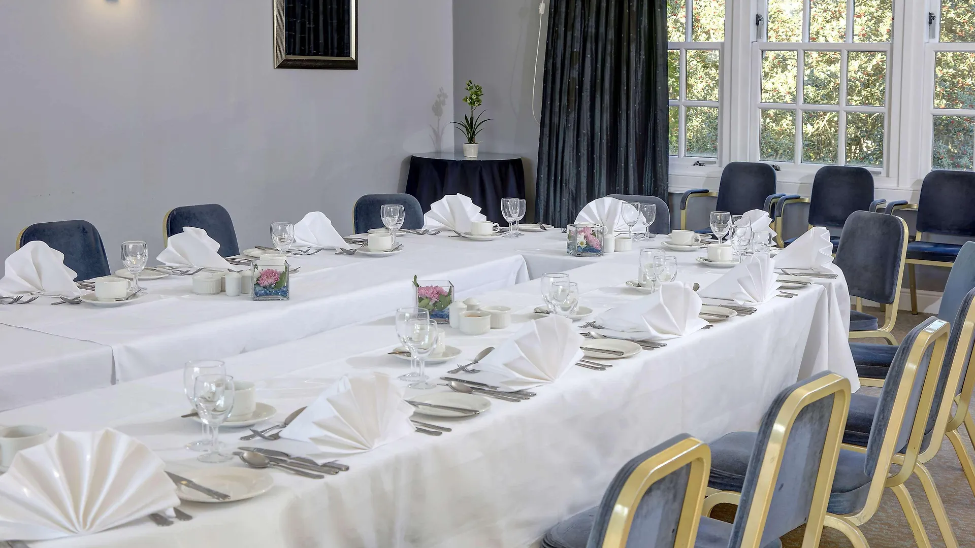 מלון אדינבורו Best Western Kings Manor