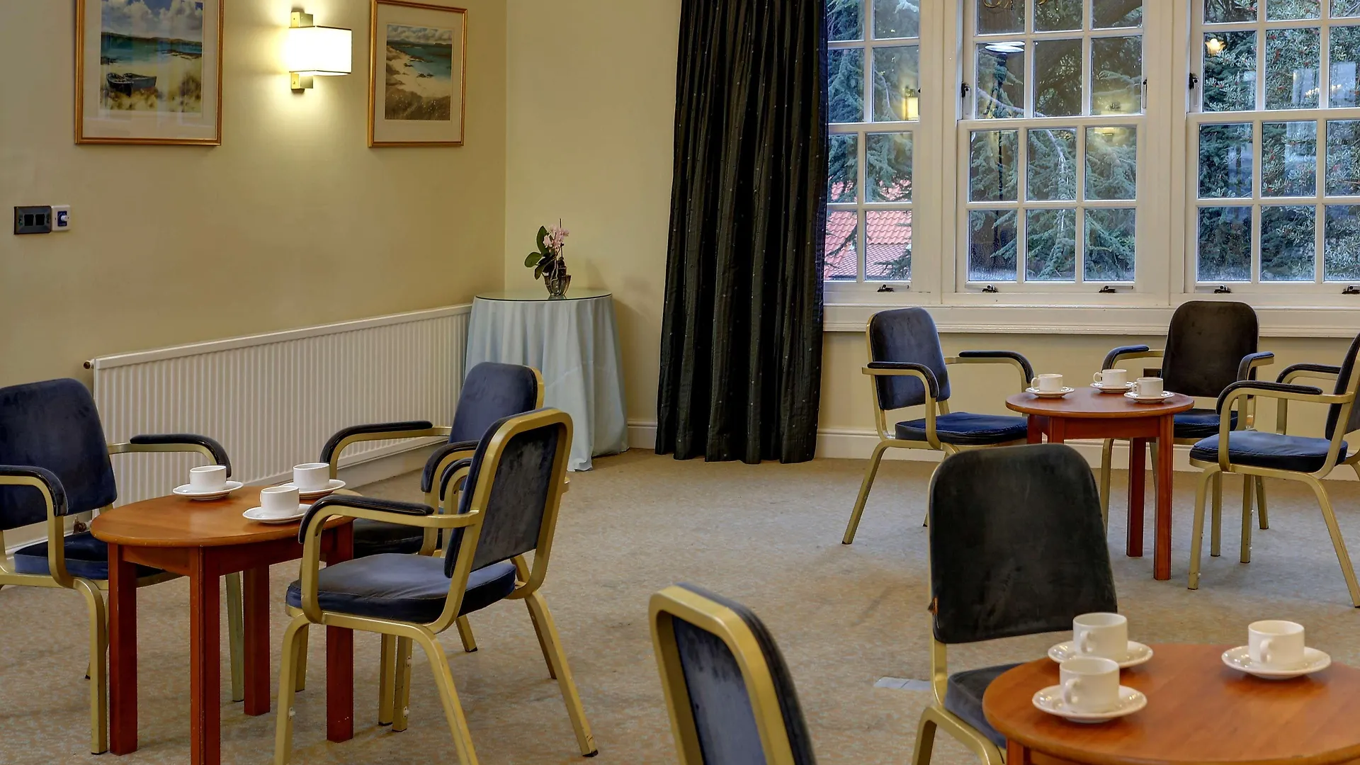 אדינבורו Best Western Kings Manor מלון