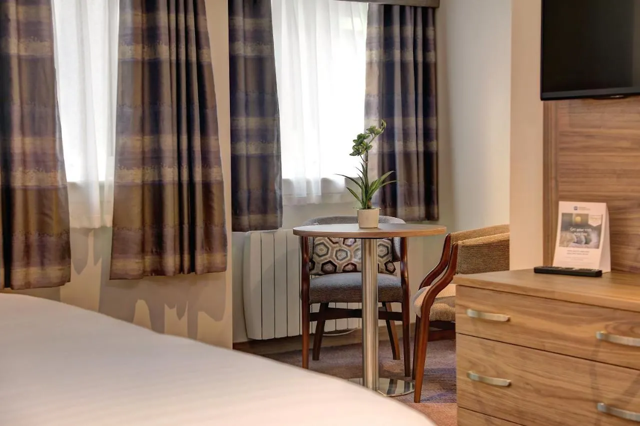 אדינבורו Best Western Kings Manor מלון